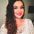 Go to the profile of Karoline Moraes