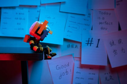 Imagem em destaque para o post: Escolhendo o Melhor Modelo de Embedding: Combinando correlação semântica e classificação de tópicos.