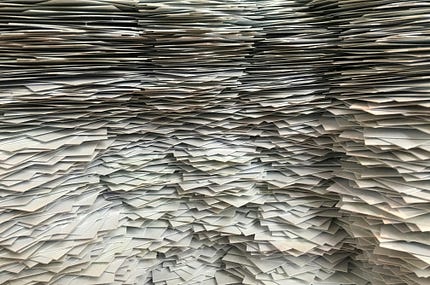 Imagem em destaque para o post: O segredo por trás do Google: Como o Índice Invertido elimina a lentidão da sua busca