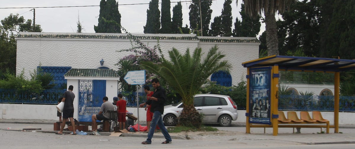 The Quiet Streets of Tunis – Notes from a Strange World 