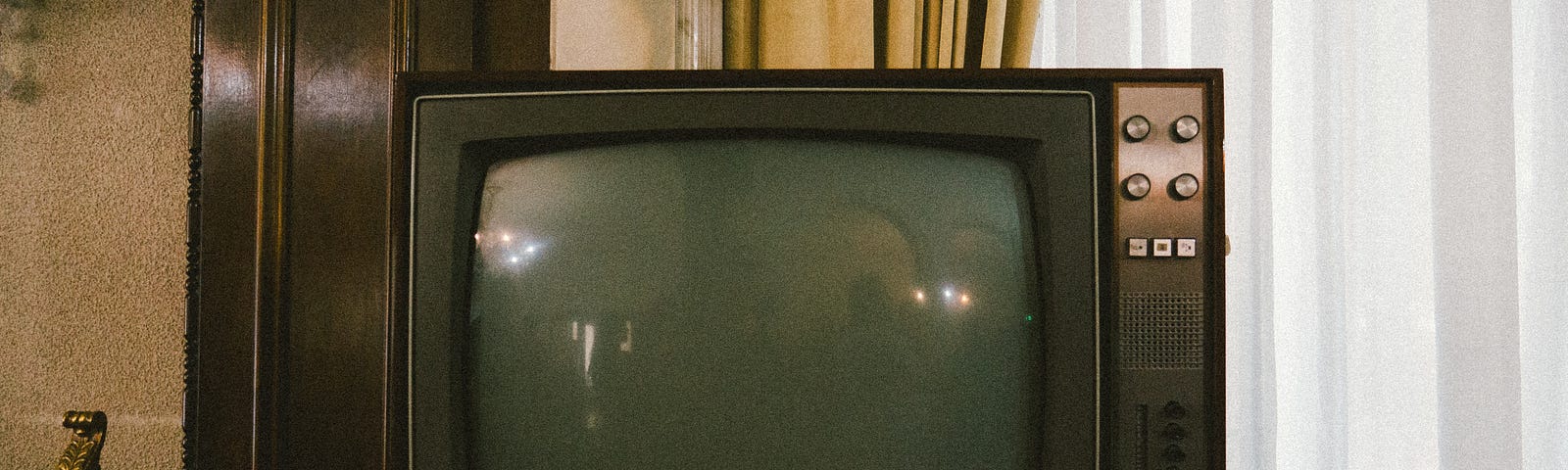 A retro TV used for interrogation.