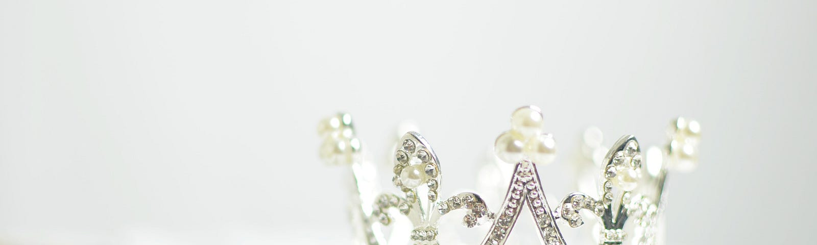 crown with pearls