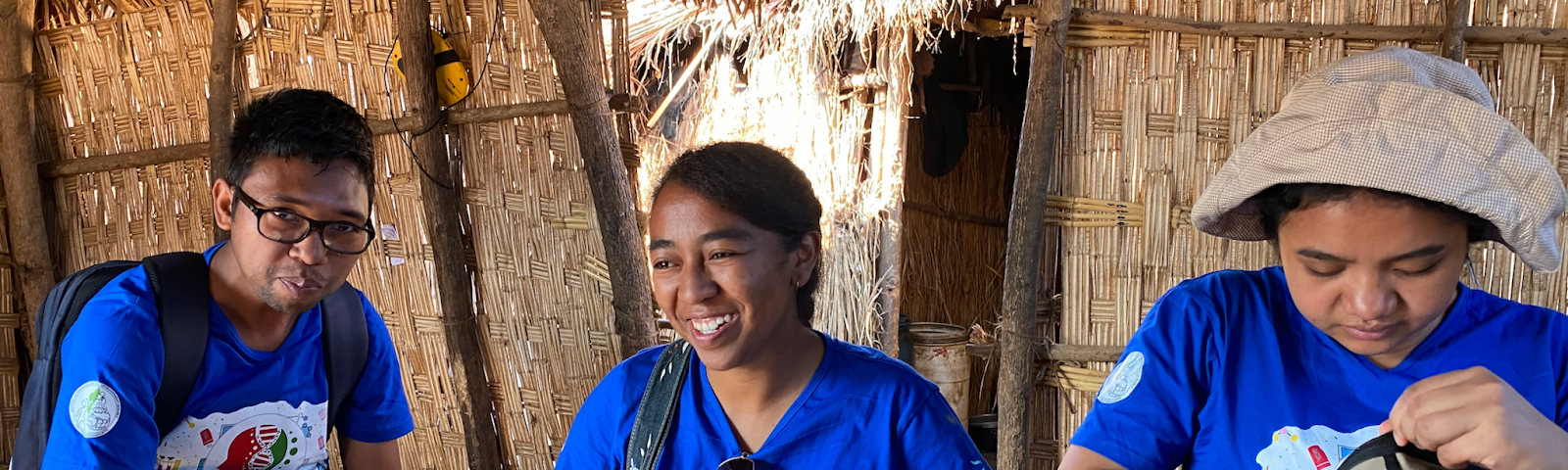 The author Stephie (middle) together with Rindra (left), one of the principal investigators on the project, and Rota (right), another graduate student in biological anthropology at the University of Antananarivo