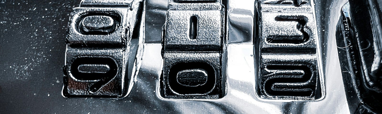 Combo lock from a suitcase