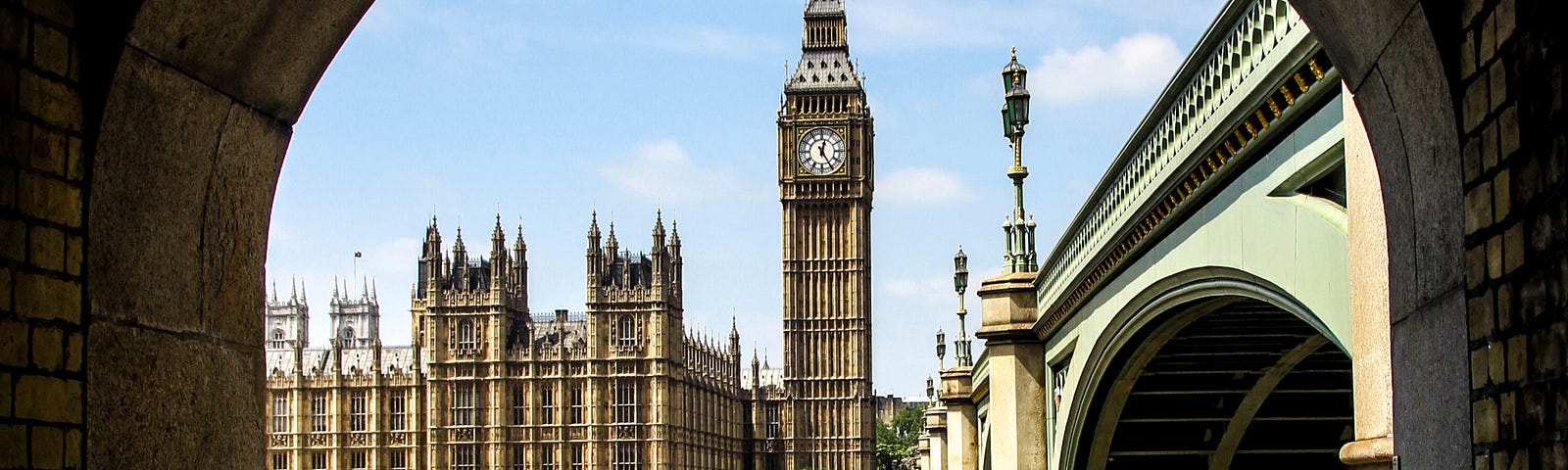 pic of the clock tower, Big Ben in London, England