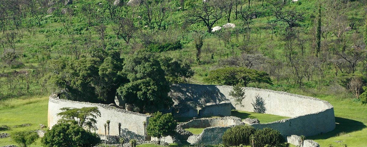 Picture of the Zimbabwe ruins from World Pilgrimage Guide