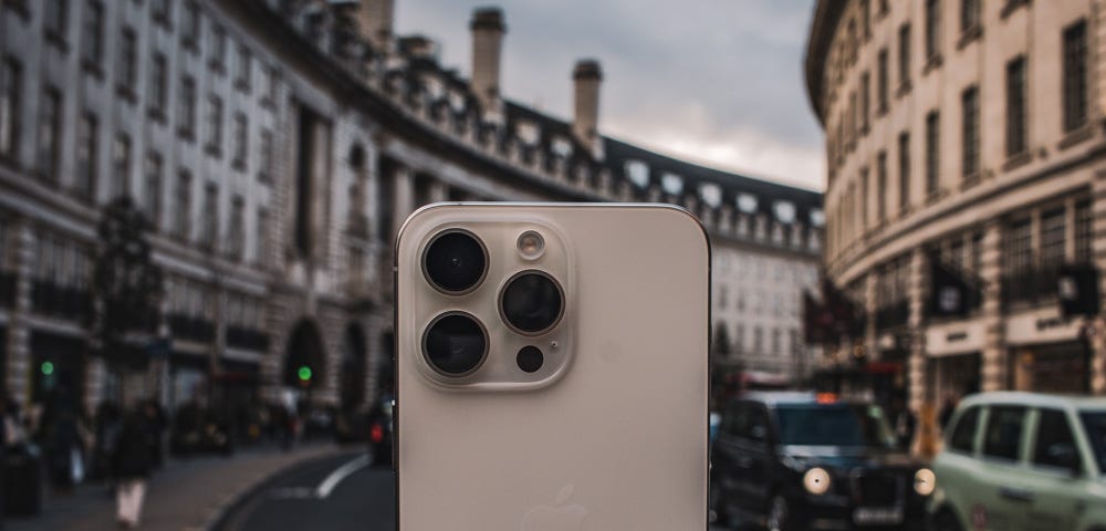 iPhone 15 Pro Max in London’s Picadilly Circus