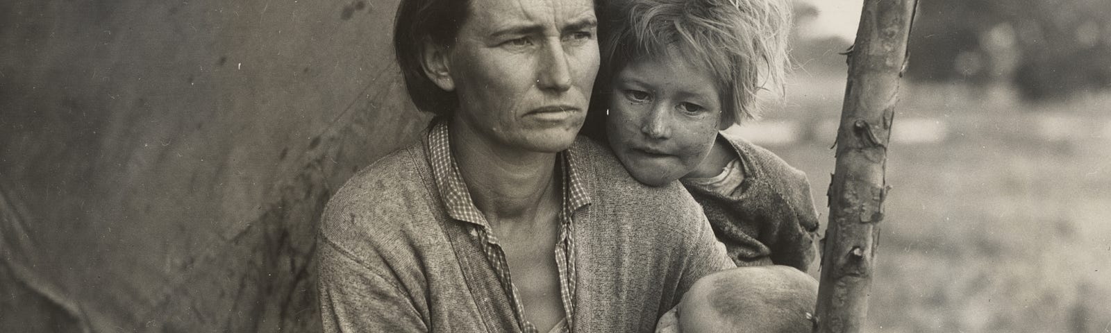 Photograph of woman and children during Dust Bowl