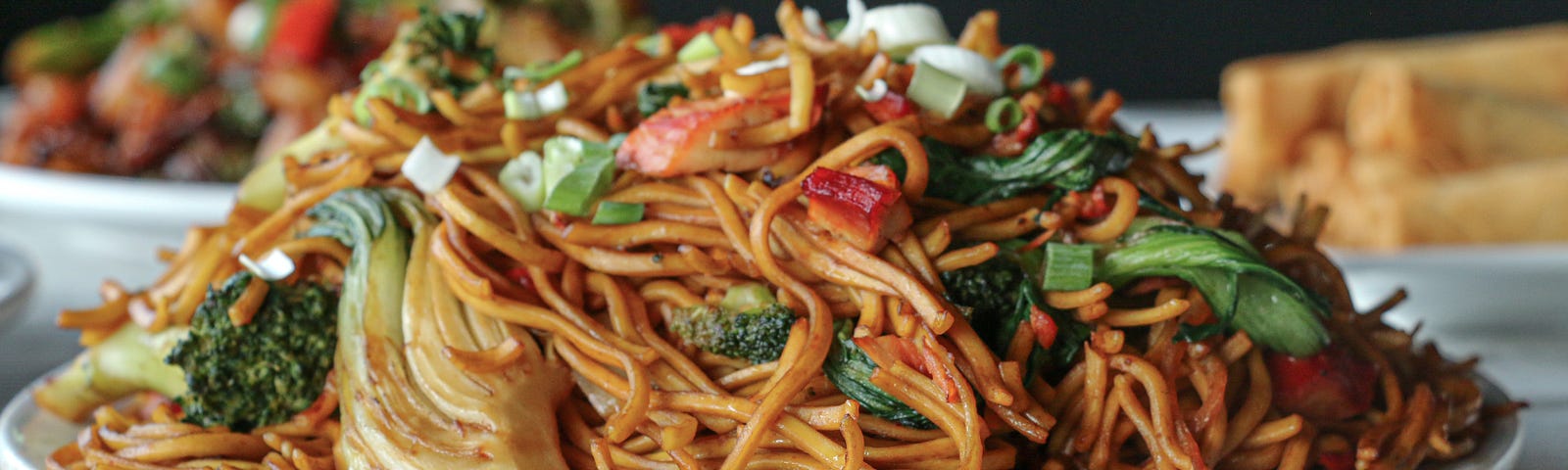 Chow mein (a Chinese noodle and vegetable dish) on a plate