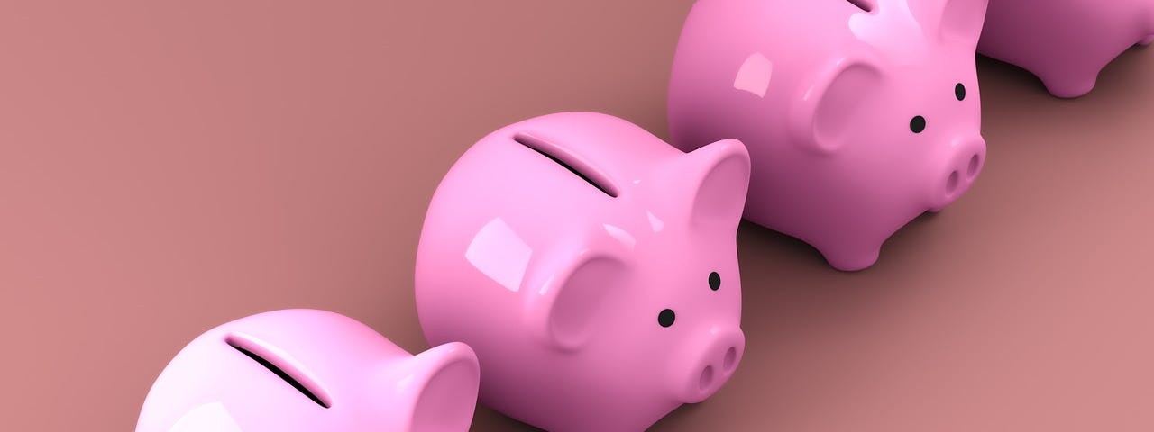 Row of piggy banks | CC via Pixabay