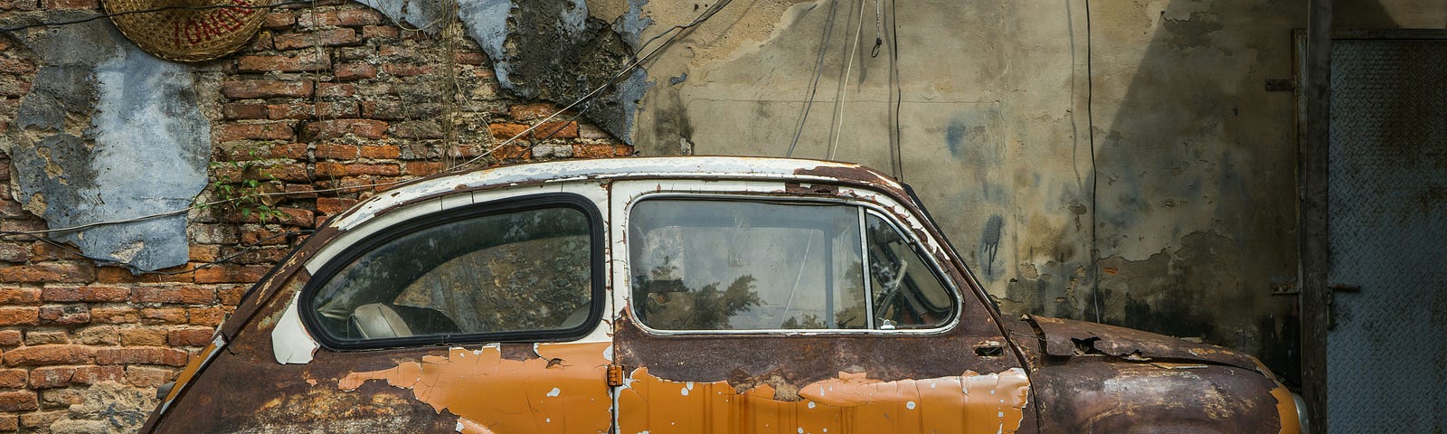 Old rusted car