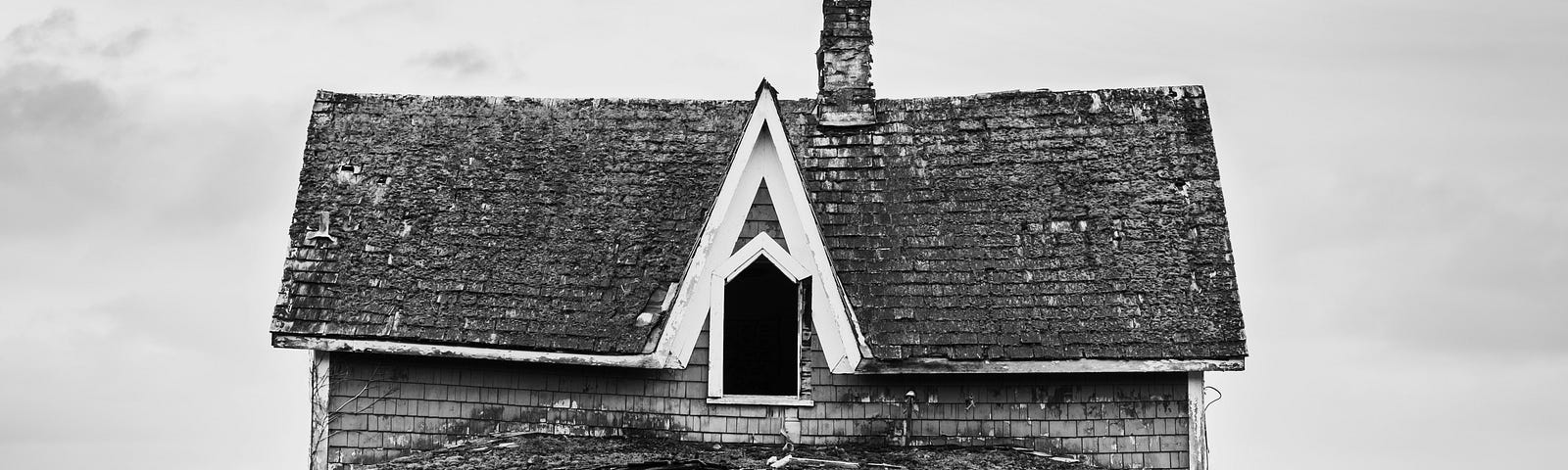 pic of an abandoned house- probably abandoned for decades