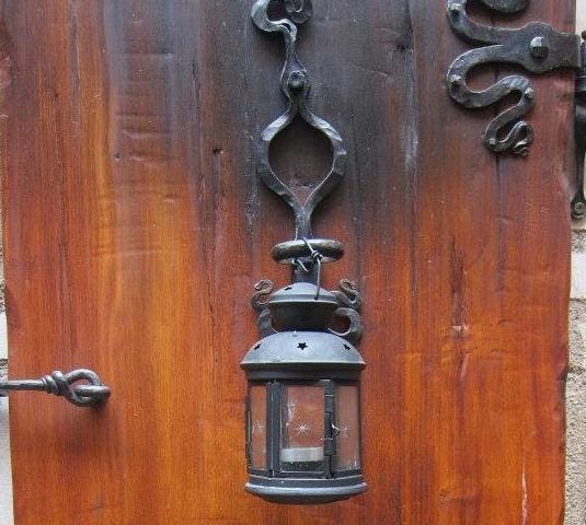 Old wooden door found in Slovania
