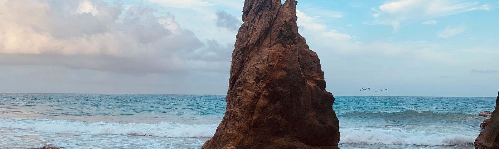 Punta Tuna, Maunabo Borikén, ocean, rock formations