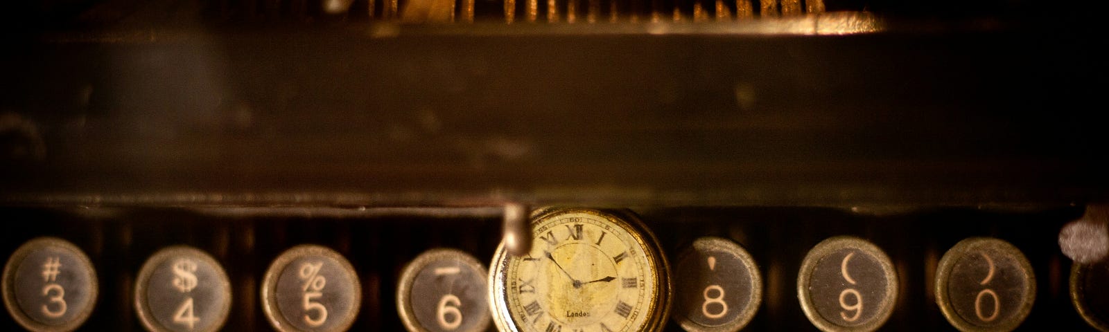 A photo of an antique typewriter.