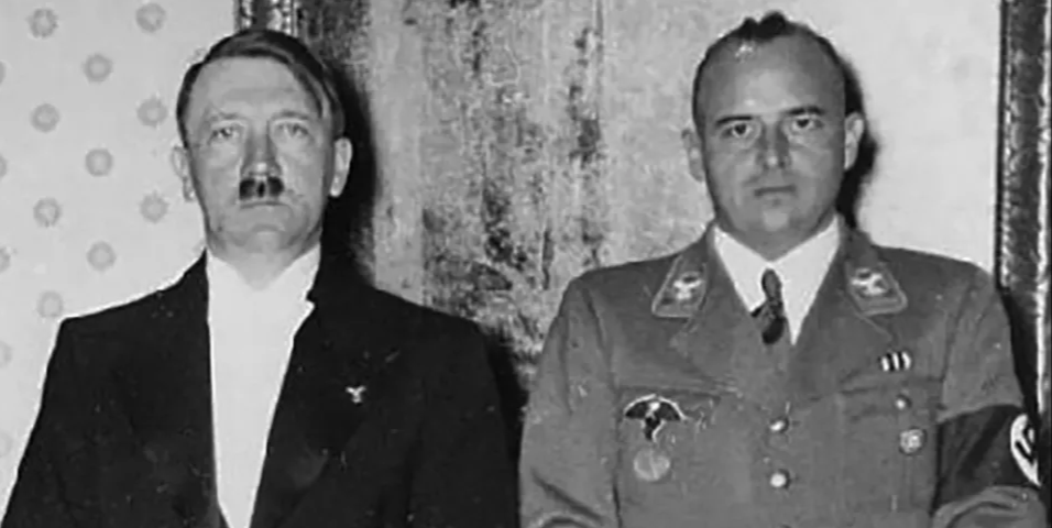 Adolf Hitler ve Hans Frank. Polonya Kasabı Hitler’in avukatı ve ilk suç ortaklarından, namı diğer Polonya kasabı