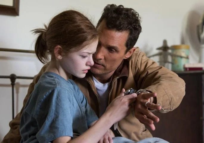 Matthew McConaughey e Mackenzie Foy, em cena do filme Interestelar