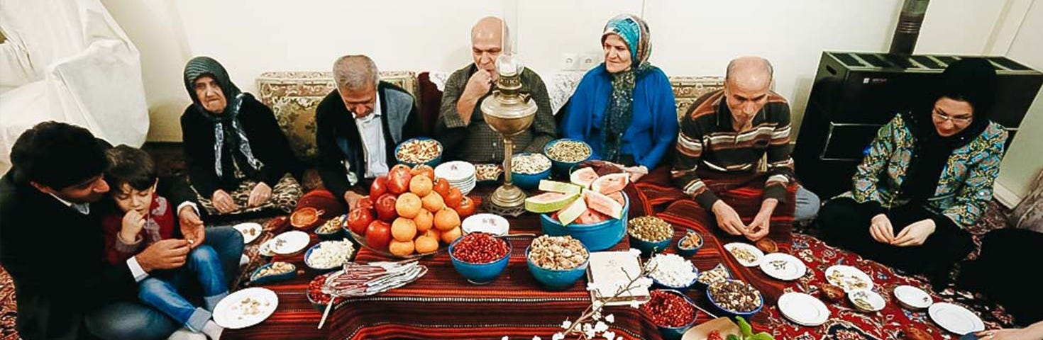 iranian-hospitality-family-sitting