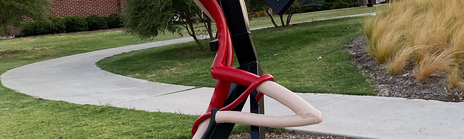 Metal art: Two dancers performing the Tango.