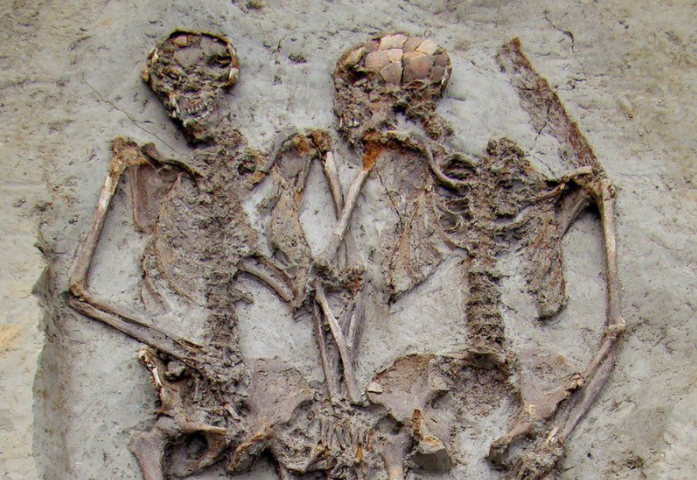The Lovers of Modena, two ancient skeletons found buried hand in hand