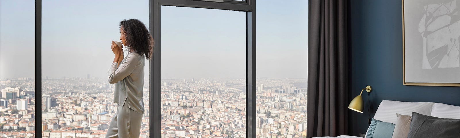 Guest waking up in a Blueground furnished apartment in Istanbul