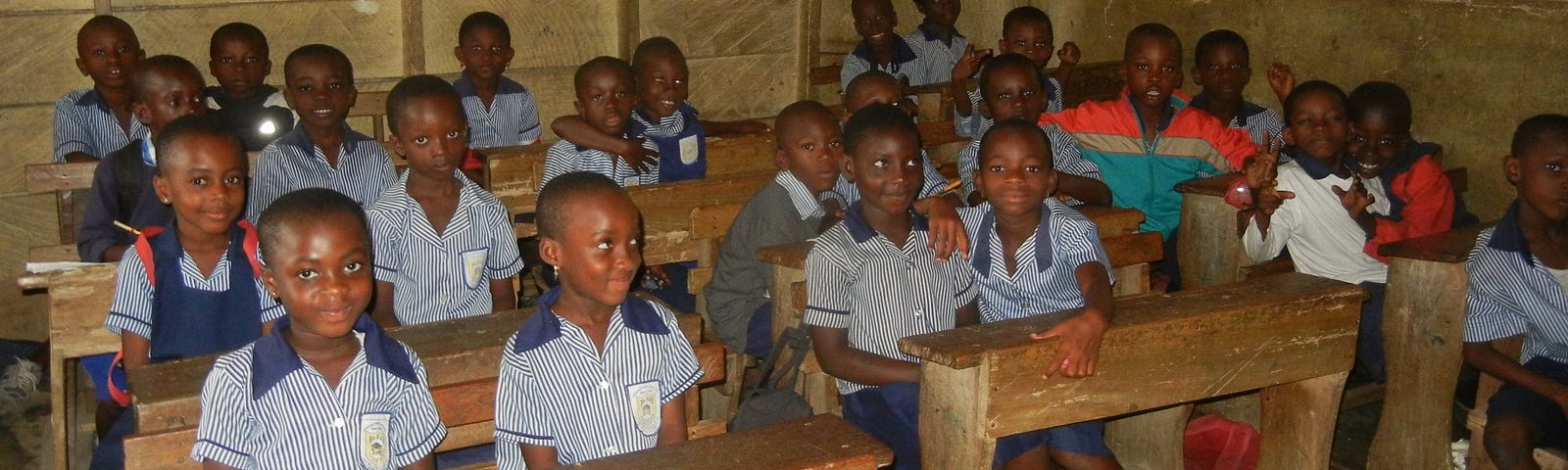 Ghanaische Grundschulkinder