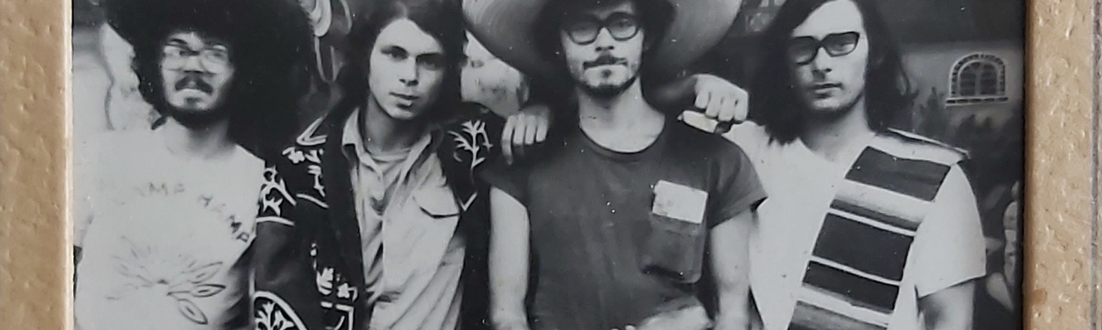 October Break, 1975: Cuatro bandidos Americanos en Mexico.