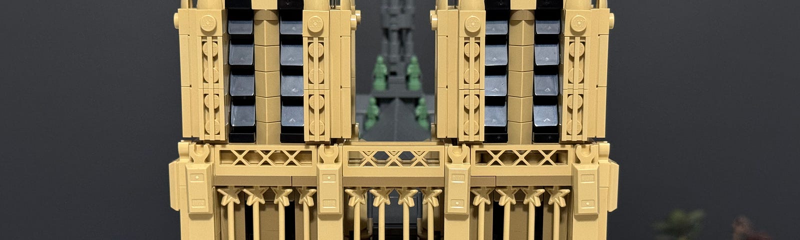 The LEGO Notre-Dame de Paris top front view.