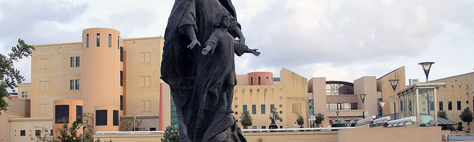 The main entrance of Mater Dei Hospital in Malta