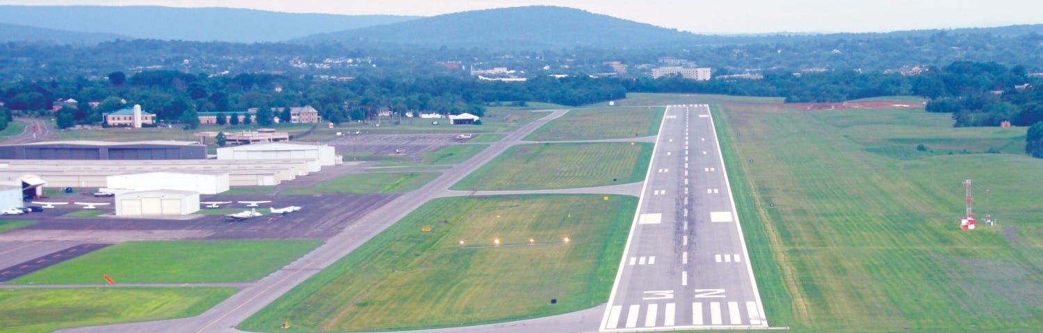 Photo of a runway on appradoch.