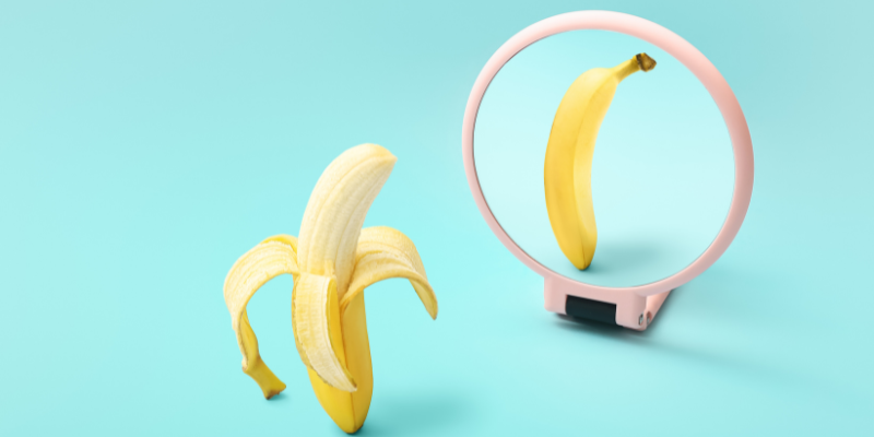 Banana and mirror — How I Make $5,000 Each Month By Mirror Blogging