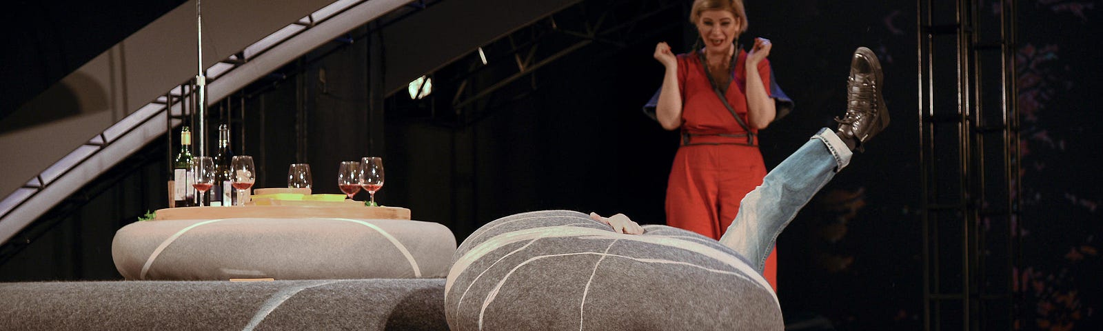 Katsu stone on the stage of the theatre