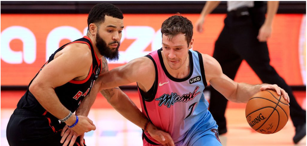 Goran Dragic being guarded by Fred Vanvleet