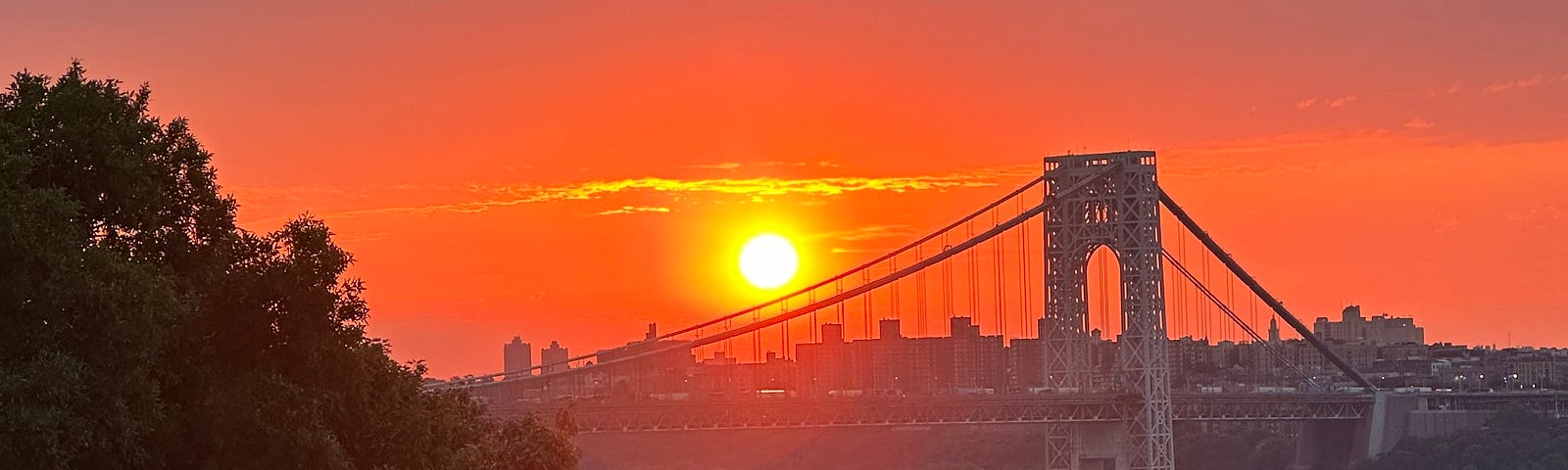 Sunrise with the George Washington Bridge in New York