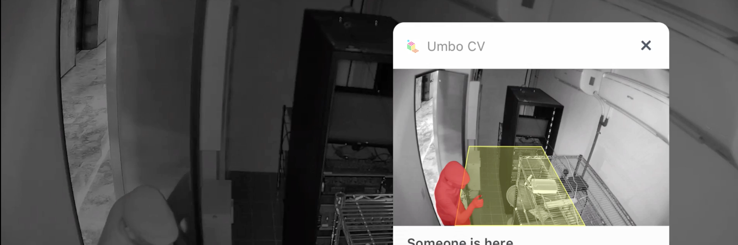 Umbo Light A.I. detects a break-in in the server room.