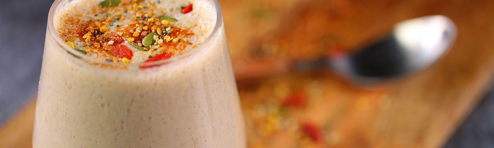 Easy Oat Smoothie Recipes for Weight Loss- an apple oat smoothie