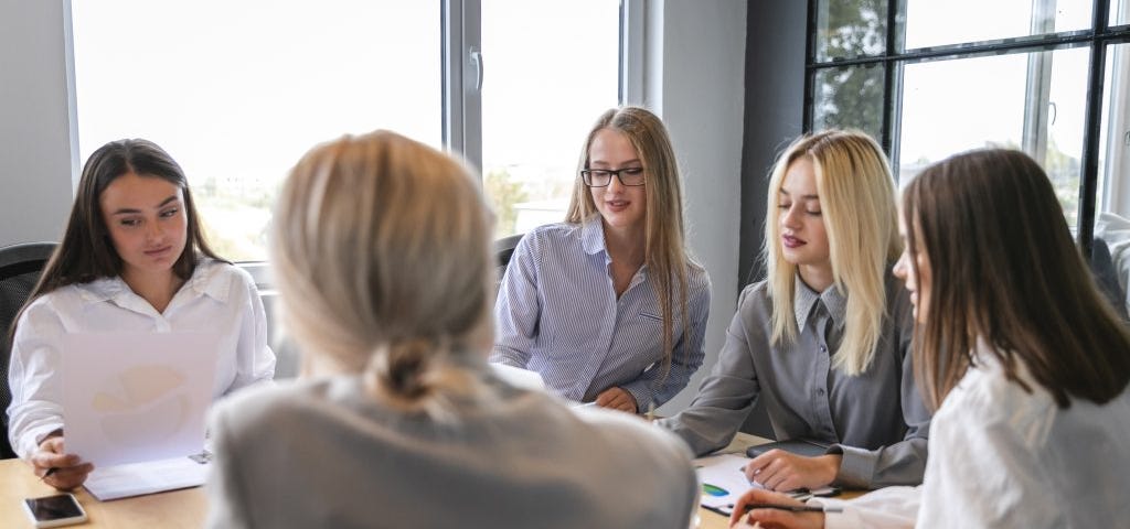 women in leadership dialectica