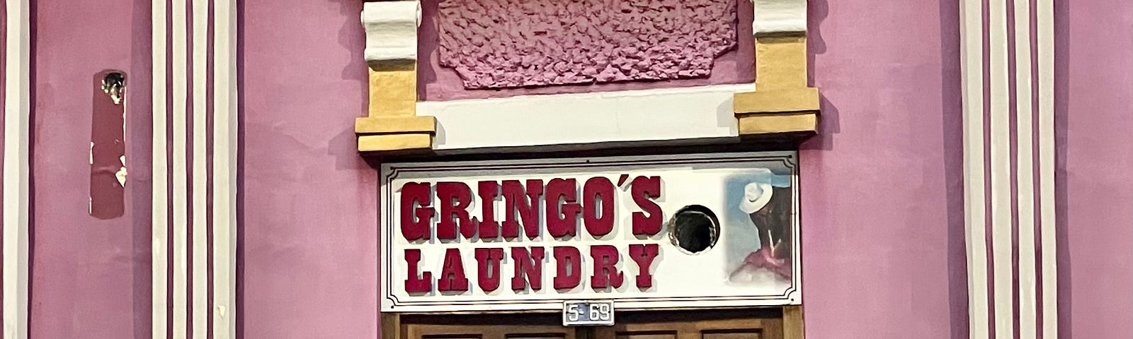 A laundry shop called Gringo’s Laundry in Cuenca, Ecuador (author’s photo)