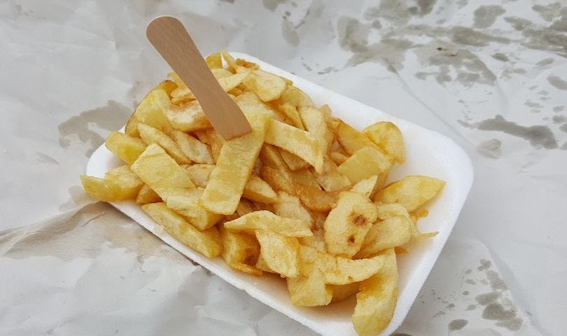 photo of a tray of chip shop chips