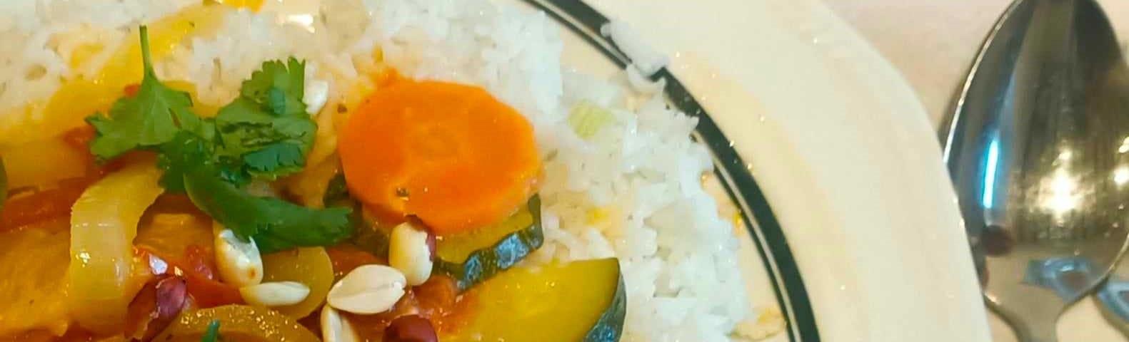 A plate of vegetable and rice