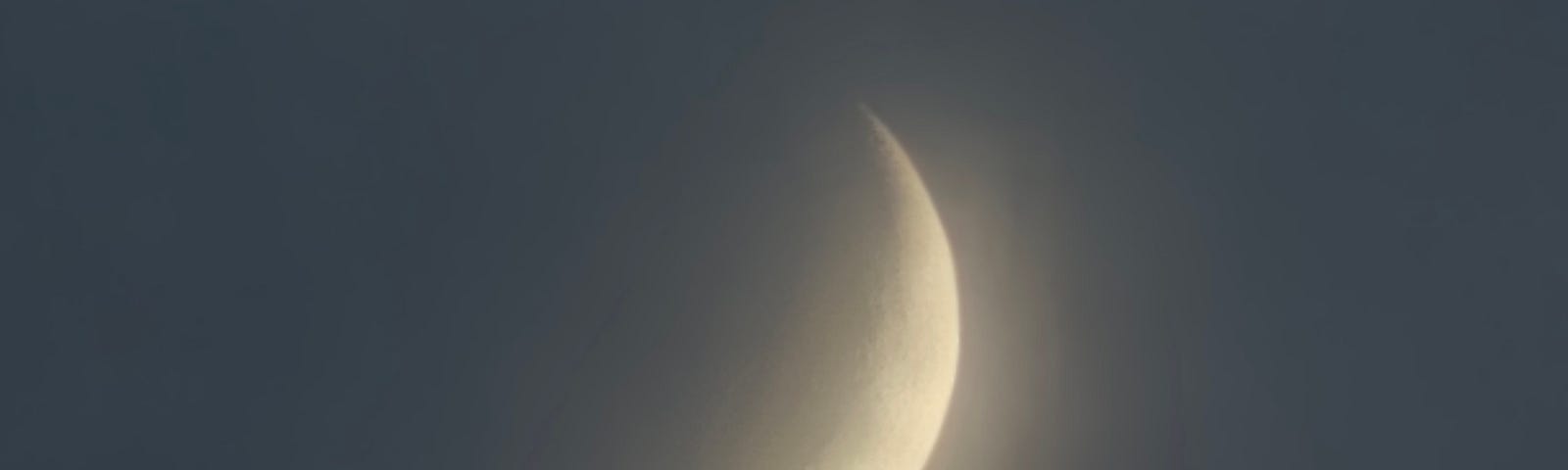 picture of a crescent moon
