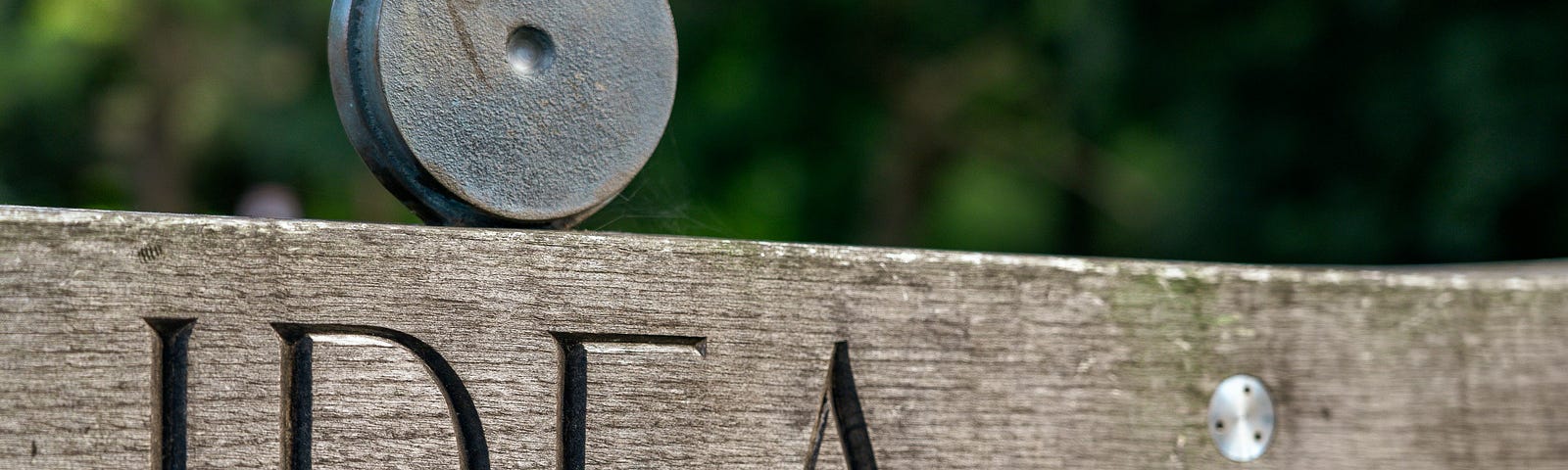 Fence that has the word ‘idea’ engraved.