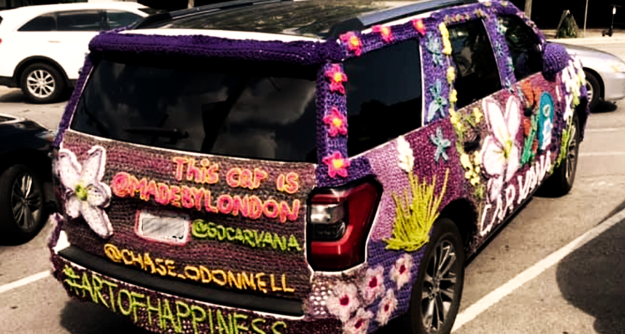 I found this pimped car with the title “Art of happiness in Austin, Texas