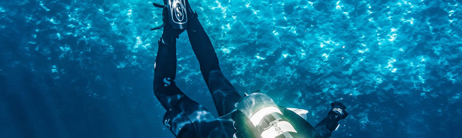 How much money does a scuba diving instructor make?