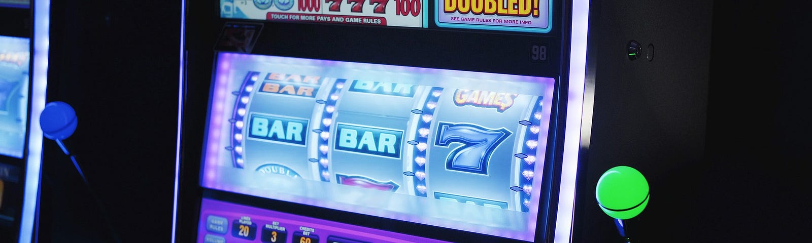 A picture shows a random slot machine. Has it paid out, or is it about to pay out?