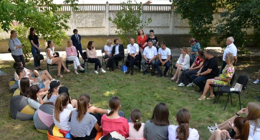 Young people in Gagauzia with the EU Ambassador to the Republic of Moldova