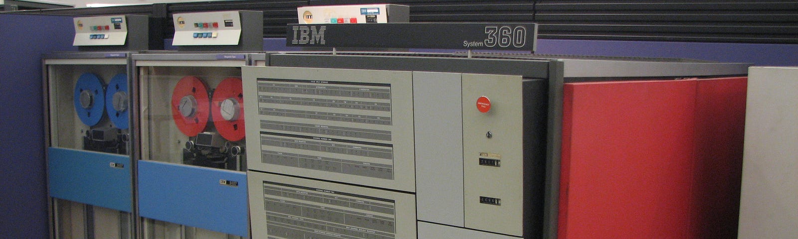 Image of an old computer — the IBM 360 Mainframe