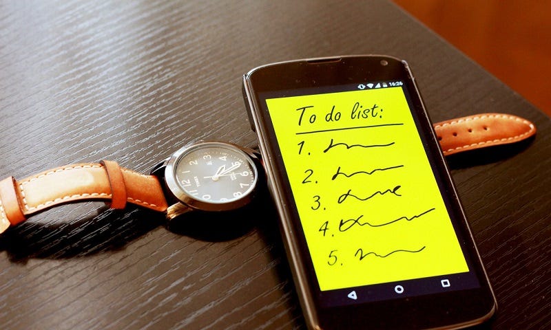 a to-do list on smartphone