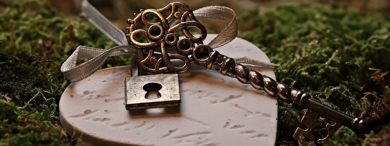 Ceramic heart with a padlock and key