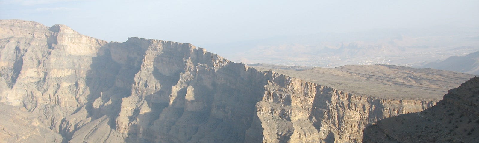 Picture of a canyon taken from a mountaintop at Jebel Shams in Oman